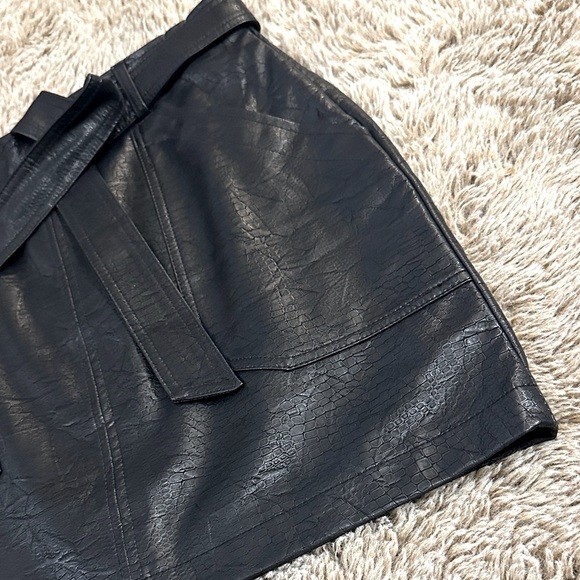 Shinestar Mini Skirt - Picture 4 of 8